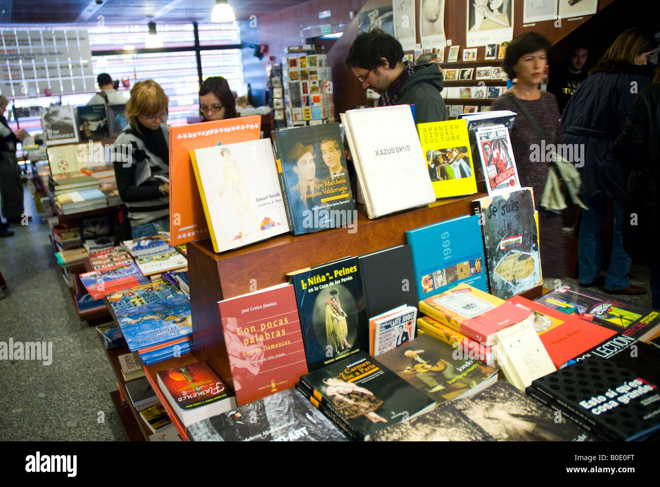 Libreria la central hi-res stock photography and images - Alamy