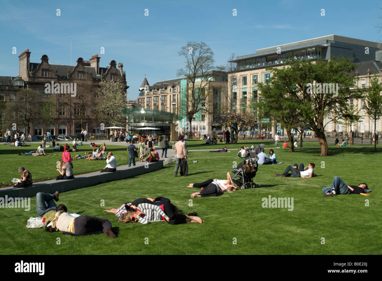 The recently completed (April 2008) landscaping of St Andrew Square gardens, Edinburgh. Stock Photo