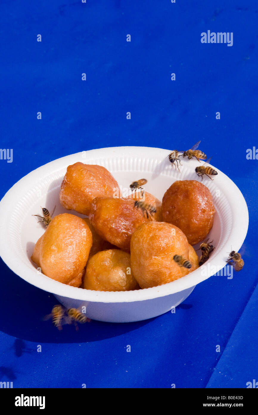 Wasps picnic food hires stock photography and images Alamy