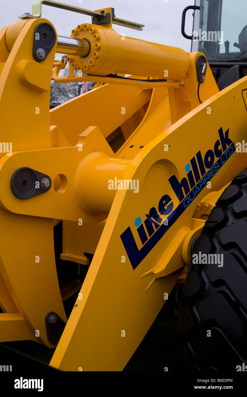 klasselærer . Tigge Plant machinery - hydraulic ram and linkages on a mechanical digger Stock  Photo - Alamy