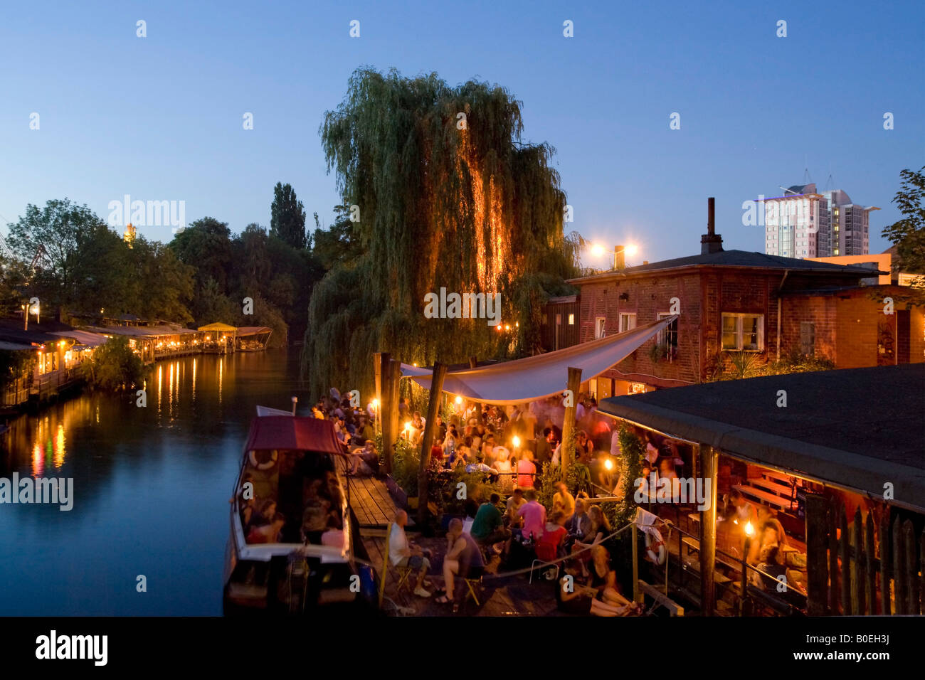 Berlin Kreuzberg Club der Visionaere Techno club open air summer