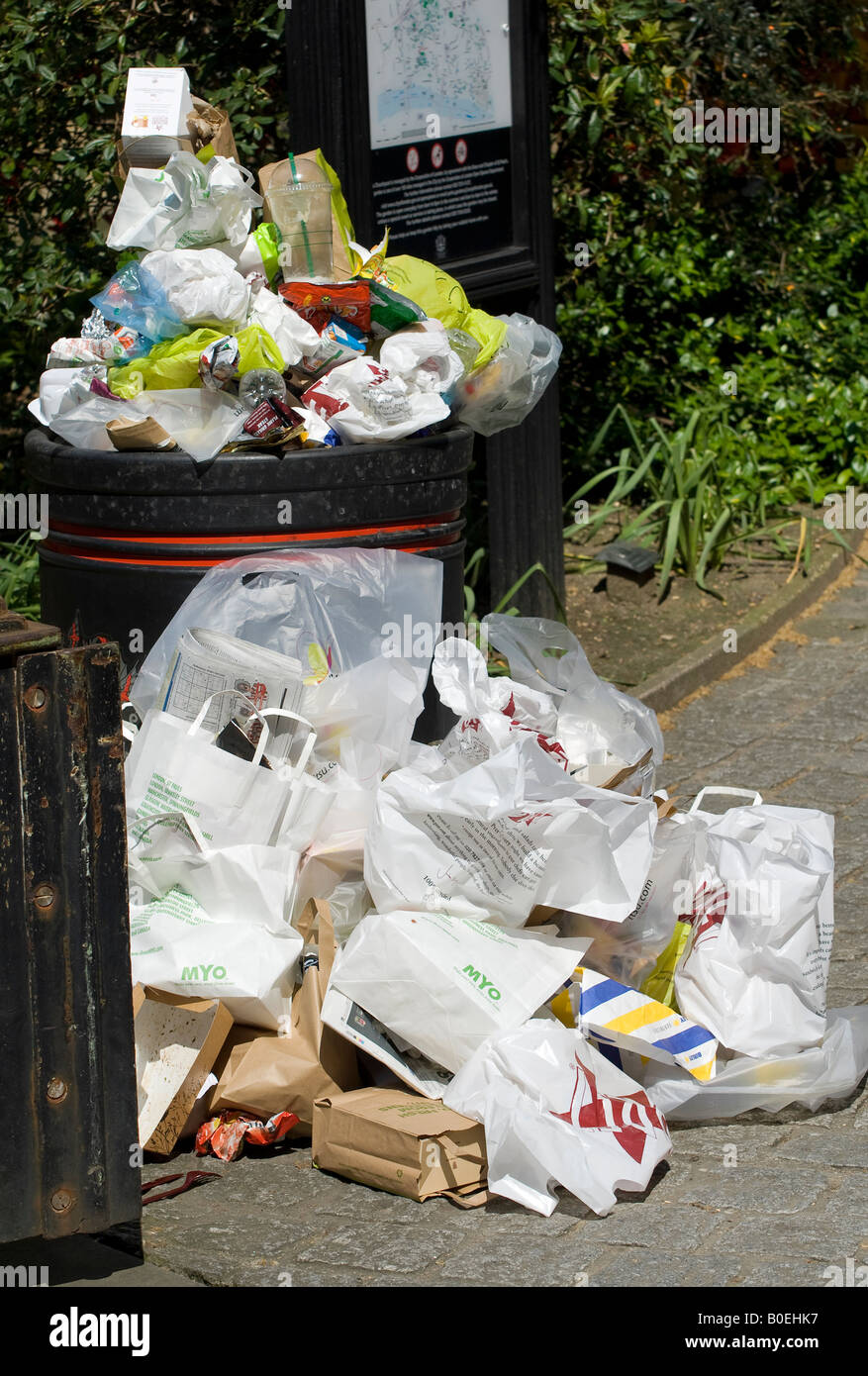 rubbish on london street, london, england Stock Photo Alamy