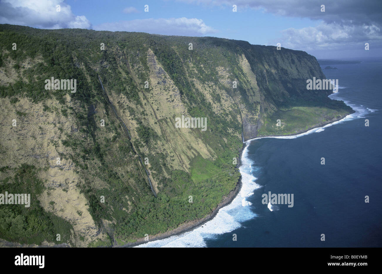 Hawaii cliff aerial landscape hi-res stock photography and images - Alamy