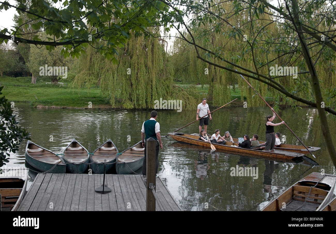 Bringing the punt home at the mill pit. Cambridge Stock Photo