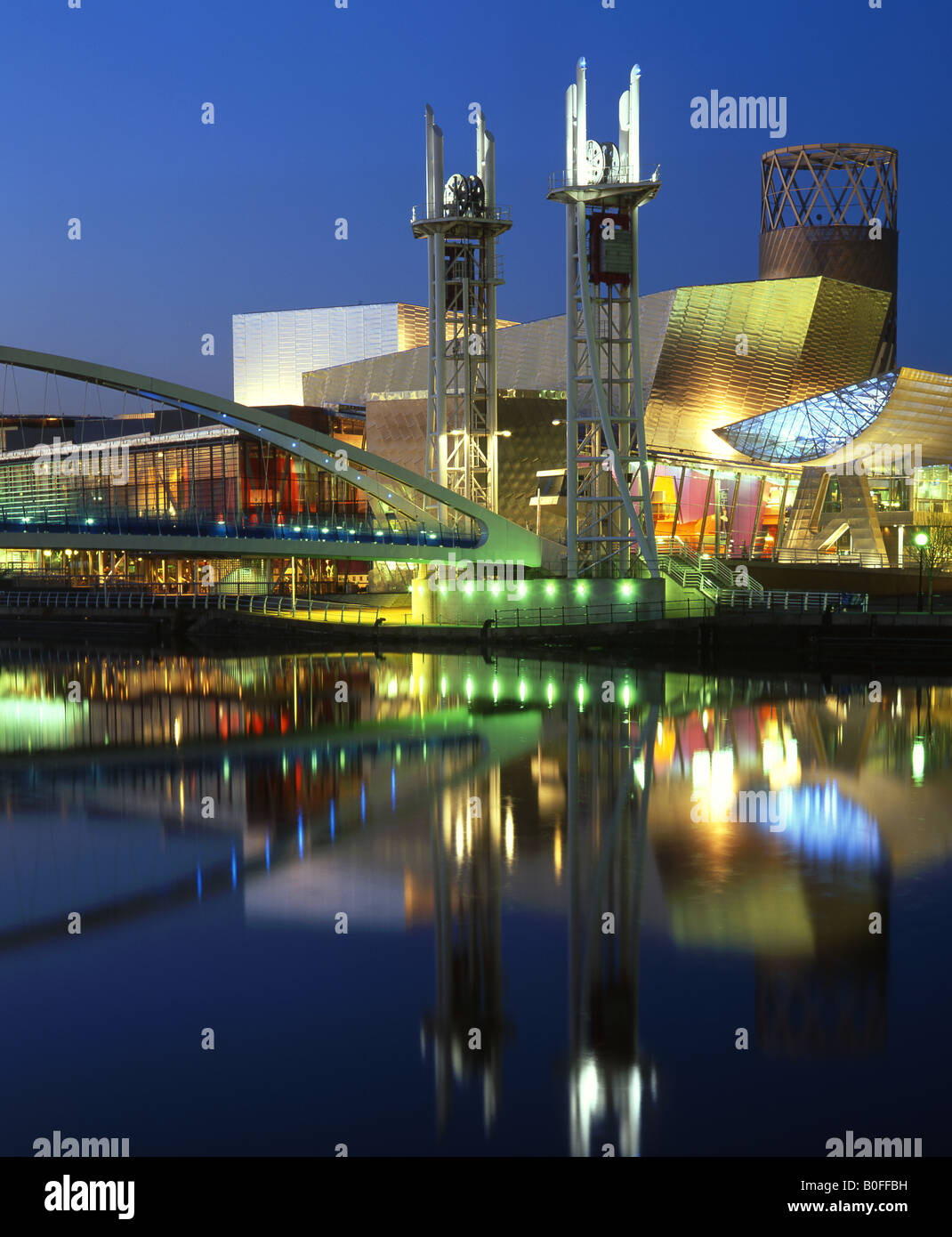 The Lowry Centre Theatre and Footbridge at Night, Salford Quays, Greater Manchester, England, UK Stock Photo