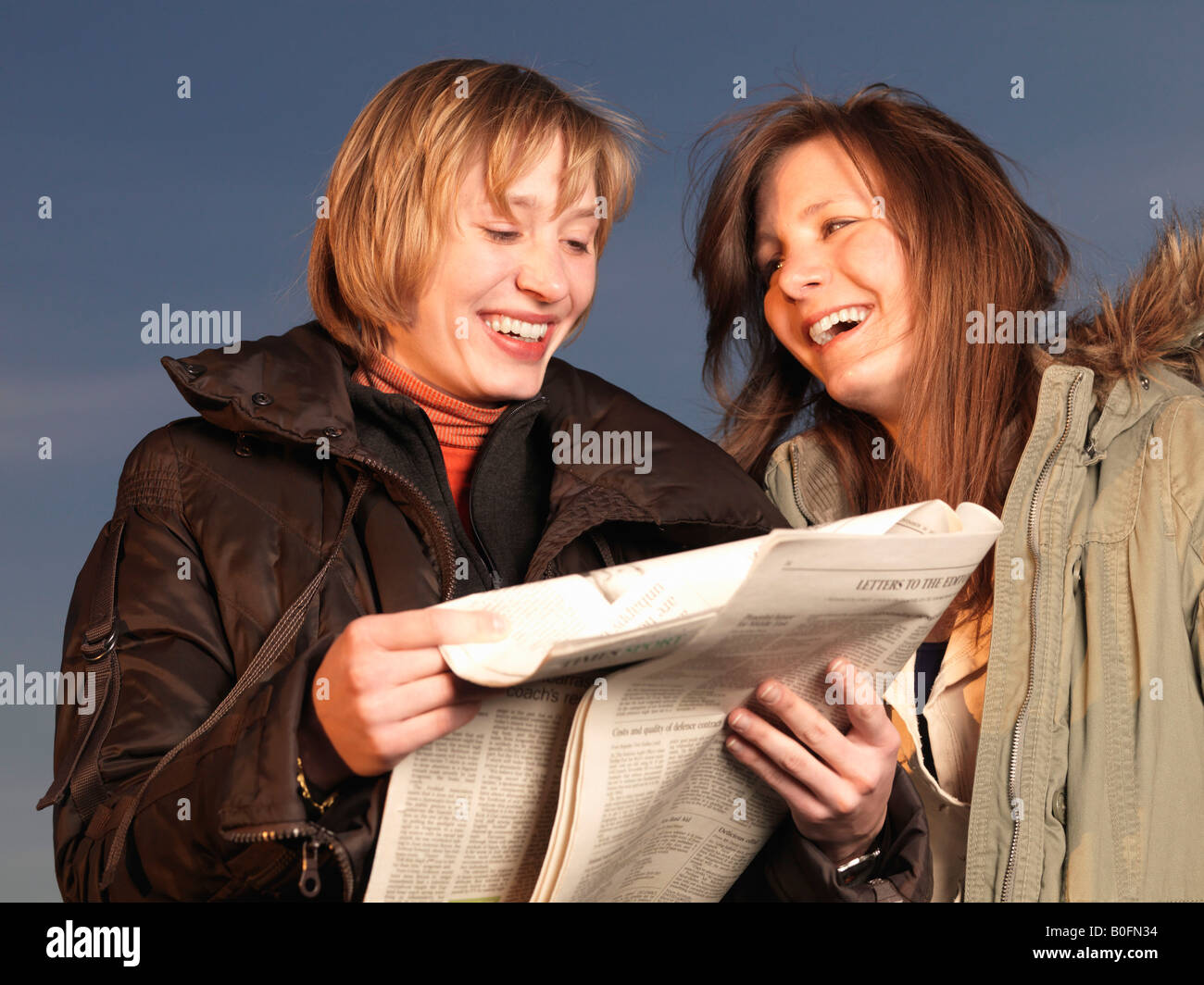 колин кэмпбелл купер 1856'1937. две женщины читать. две женщины читать. Jean georges. картина две девушки.