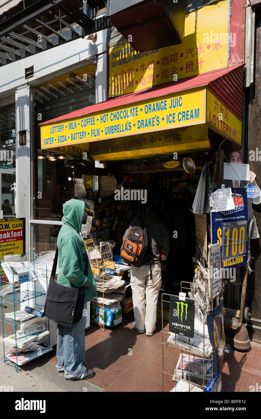 News stand on Broadway, Tribeca and Soho, Lower Manhattan, New York City Stock Photo