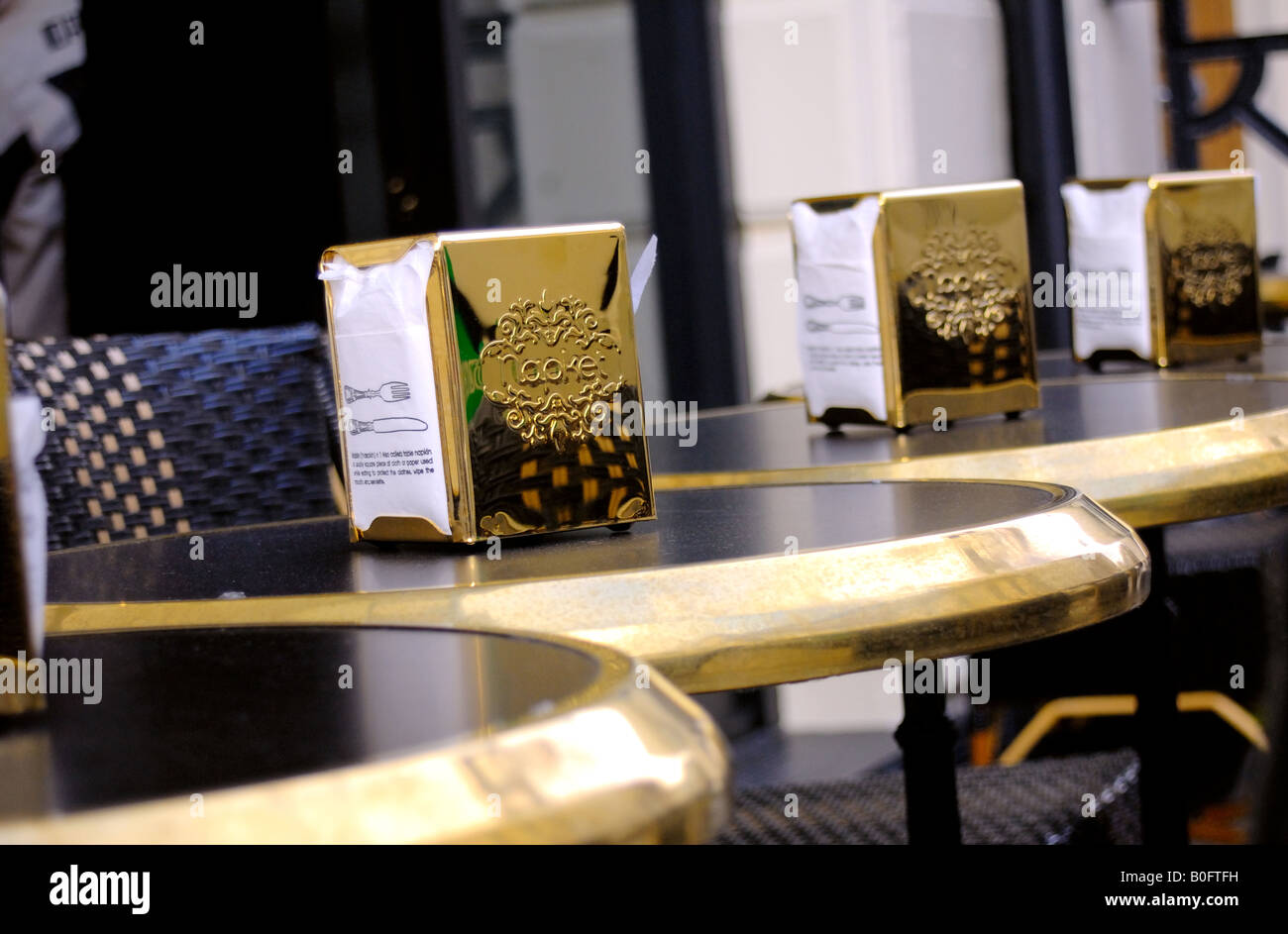 Top tables hi-res stock photography and images - Alamy