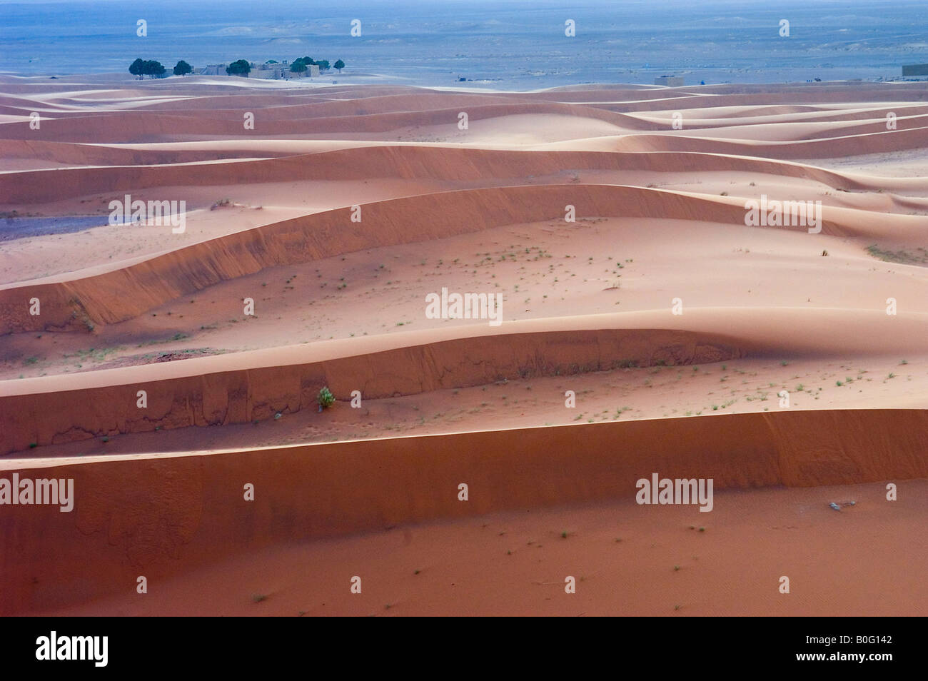 Le desert du Sud Marocain les dunes de Merzouga Stock Photo - Alamy