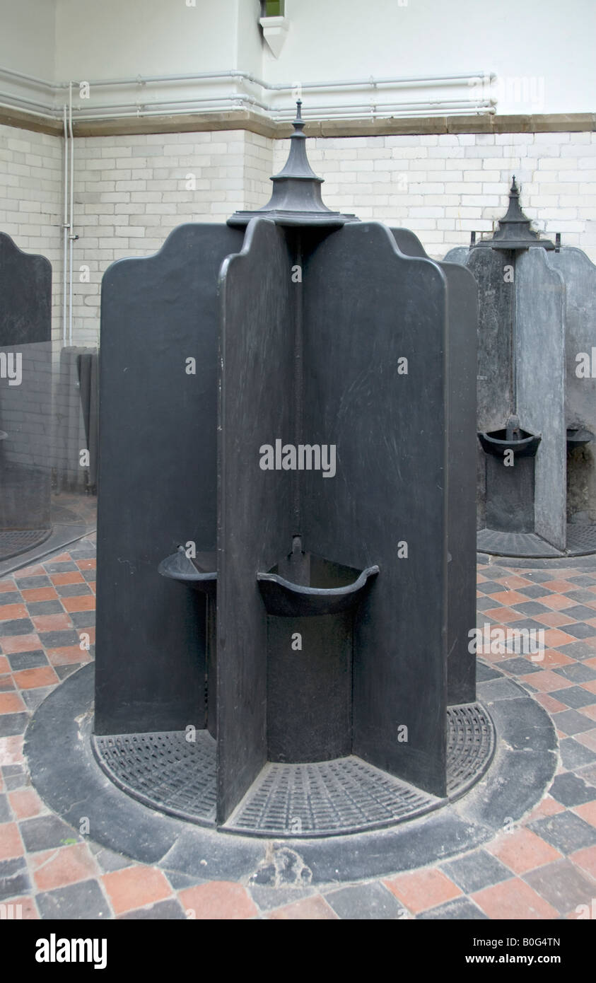 Public toilet urinal architecture hi-res stock photography and images ...