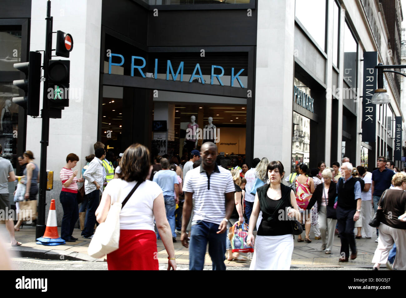 Primark oxford street hires stock photography and images Alamy