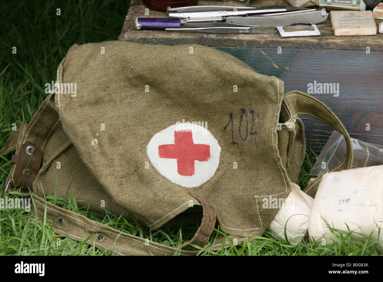 British red cross bag ww2 hi-res stock photography and images - Alamy