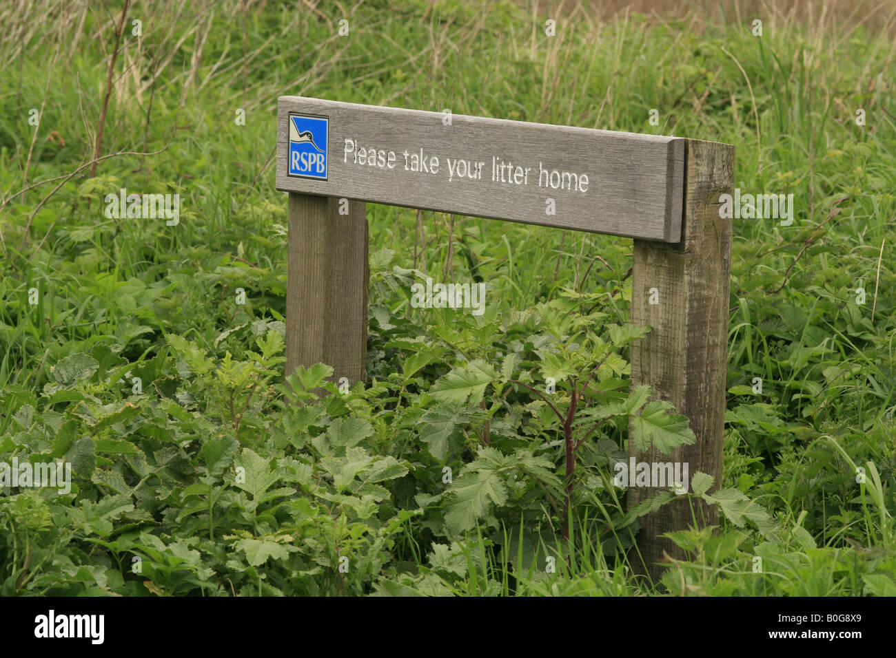 Please not leave rubbish sign hires stock photography and images Alamy