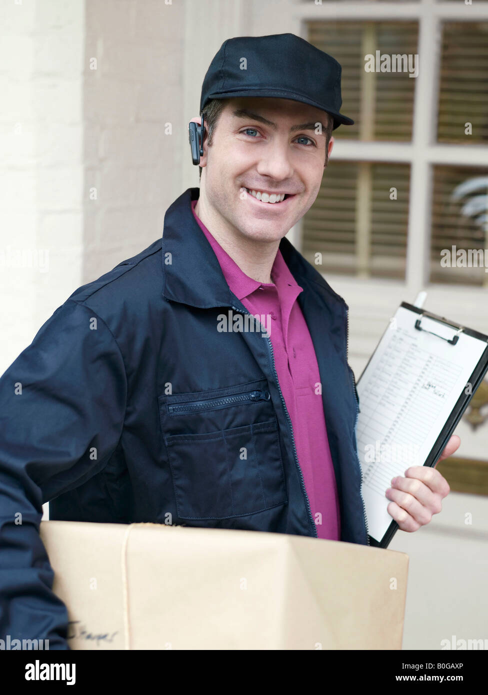 Large parcel delivery hi res stock photography and images Alamy