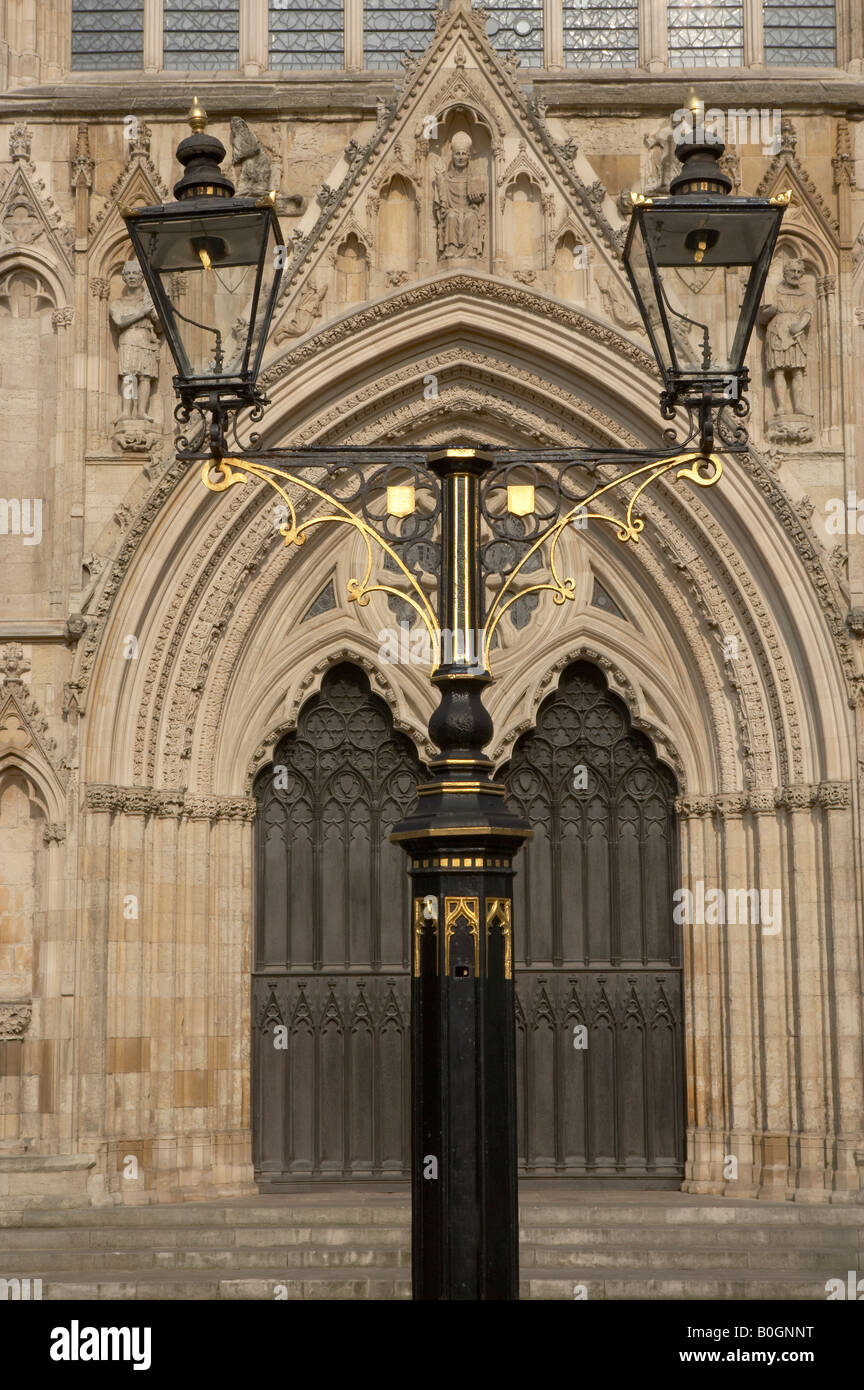 Cast iron street light hi-res stock photography and images - Alamy