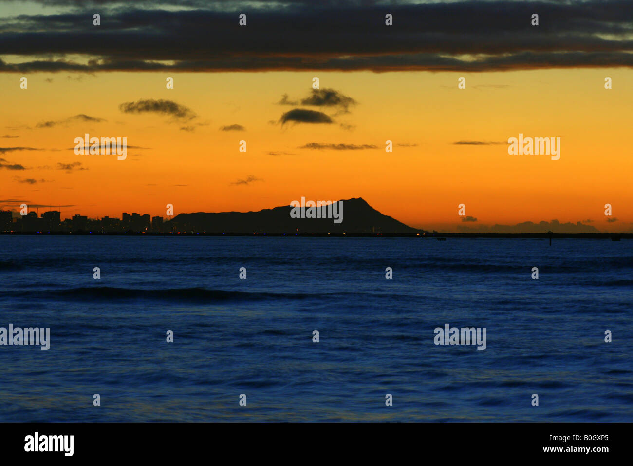 Sunrise over diamond head hi-res stock photography and images - Alamy
