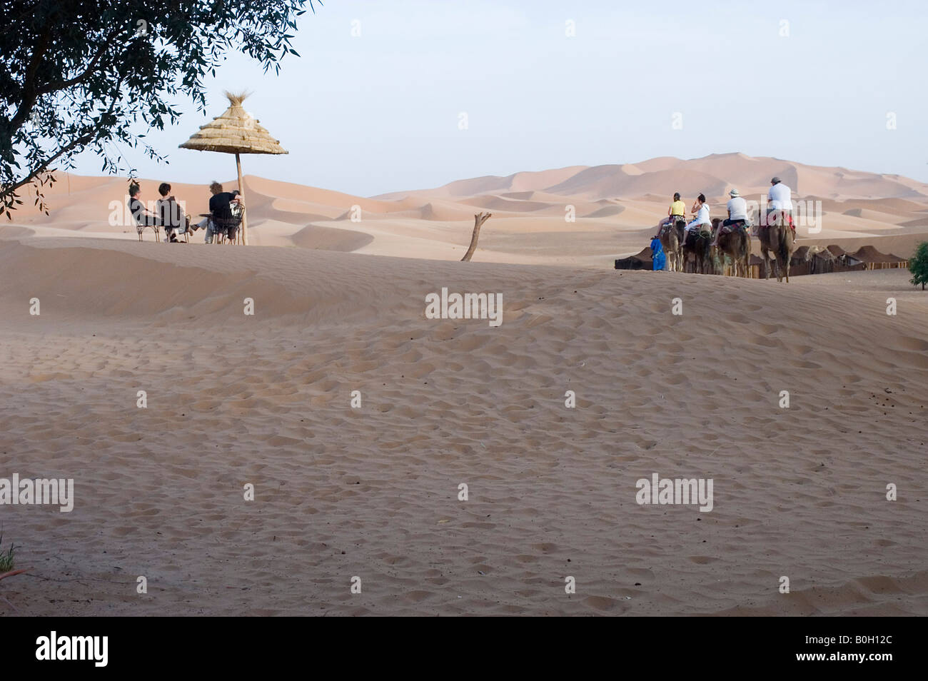 Le desert du Sud Marocain les dunes de Merzouga Stock Photo - Alamy