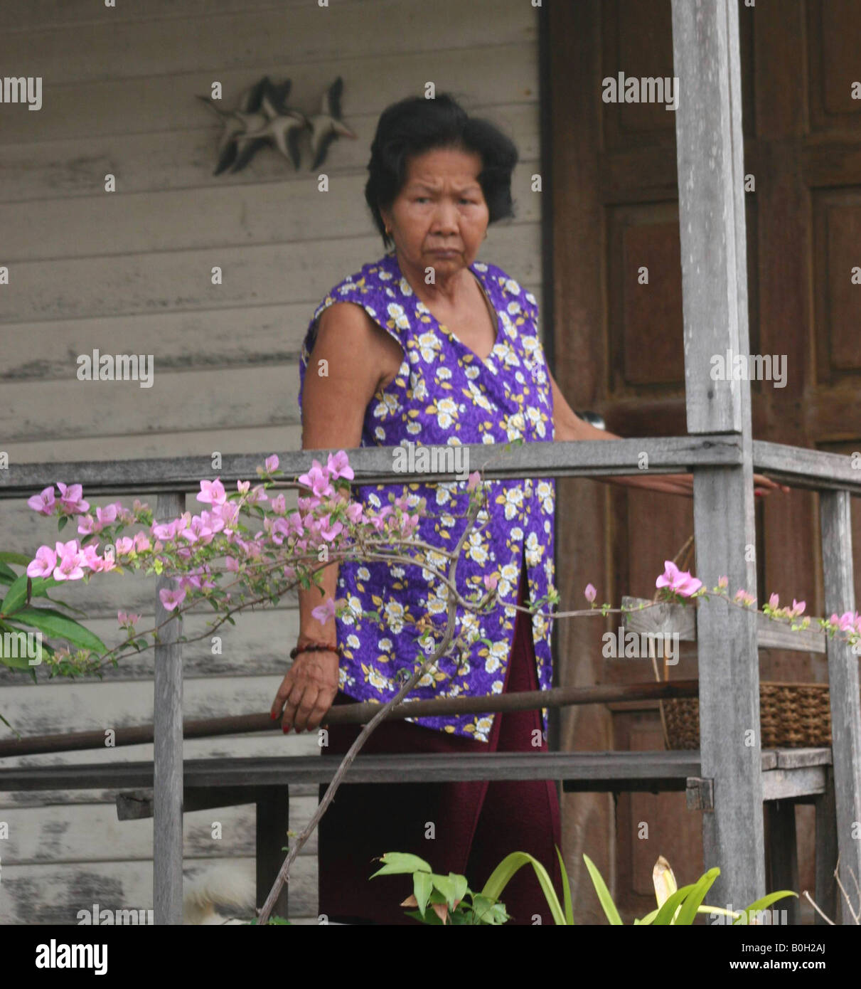 Mature Thai Women Stock-fotos Und Bilder - Getty Images 569