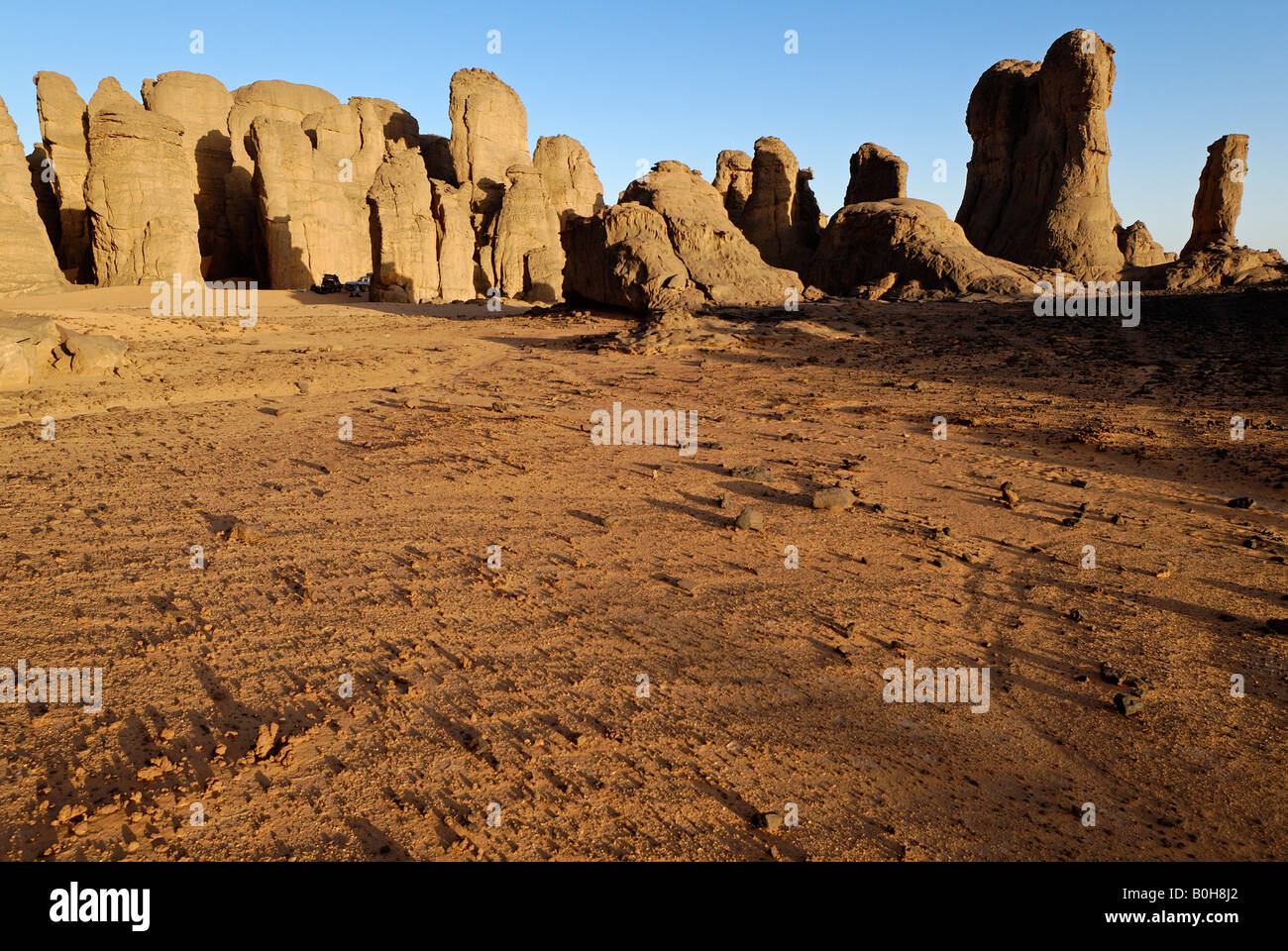 Rock formations in El Ghessour, Tassili du Hoggar, Wilaya Tamanrasset, Sahara Desert, Algeria, North Africa Stock Photo