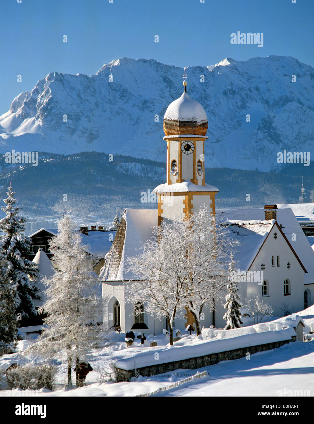 Wallgau, Pfarrkirche St. Jakob, St. Jacob's Parish Church, Wetterstein Range, Upper Bavaria, Bavaria, Germany Stock Photo