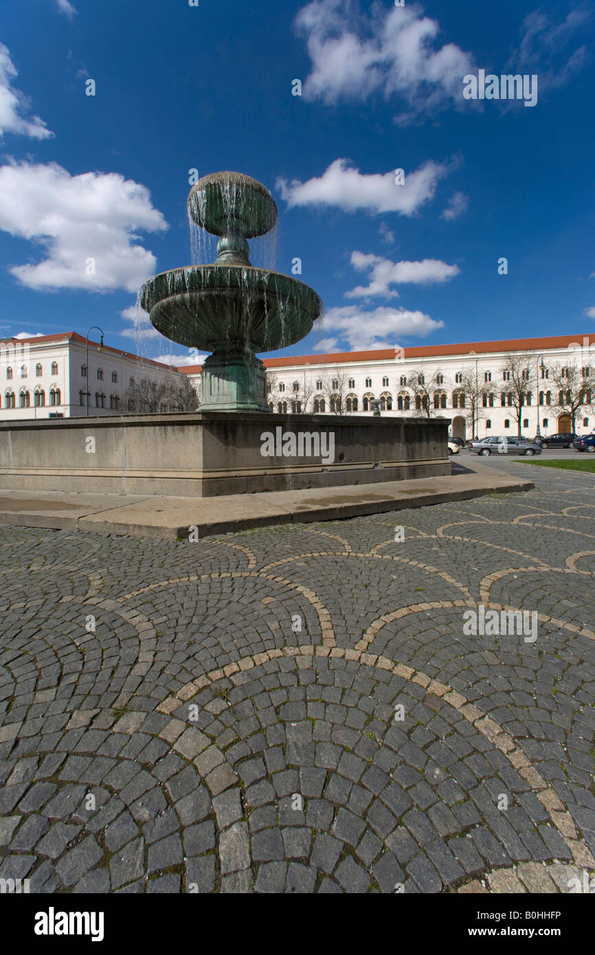 Fountain at the Geschwister-Scholl-Platz Square, Ludwig Maximilians University in Munich, Bavaria, Germany Stock Photo