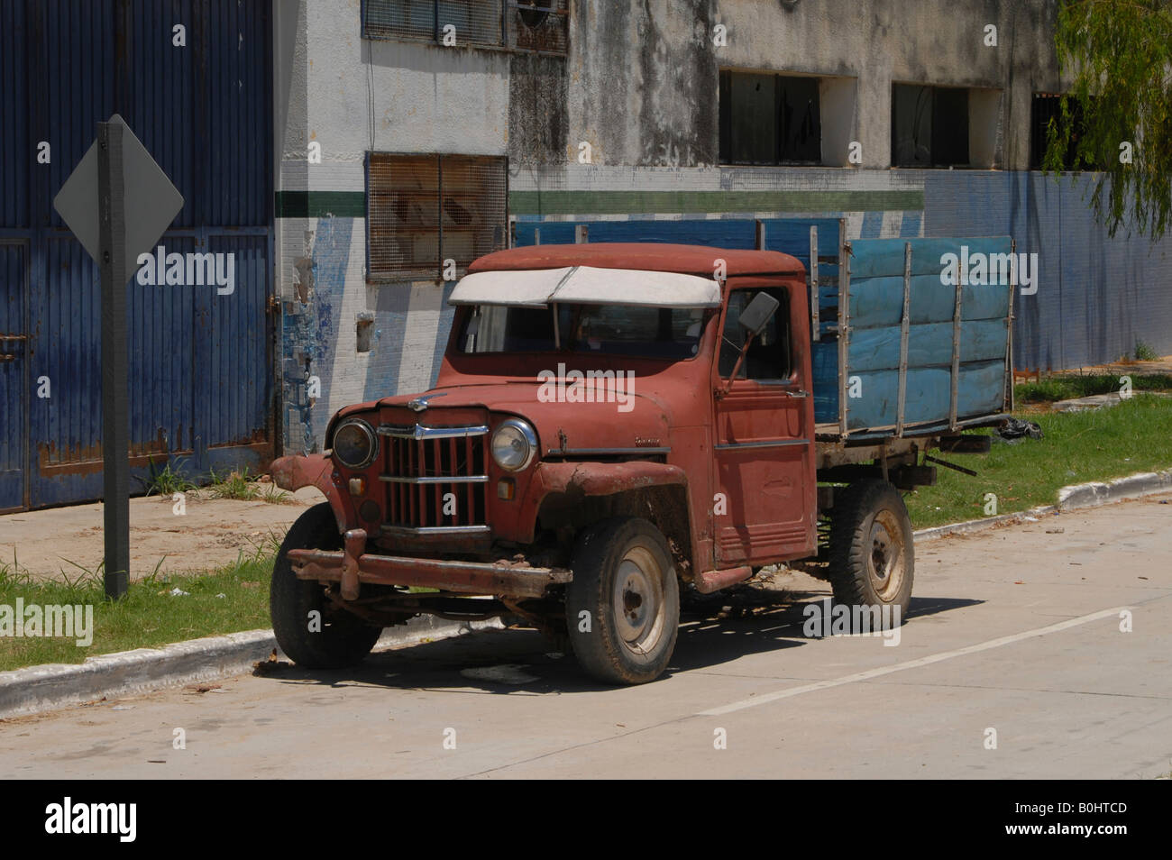 Old, run-down pickup truck still in use, Clorinda, Formosa Province, Argentina, South America Stock Photo