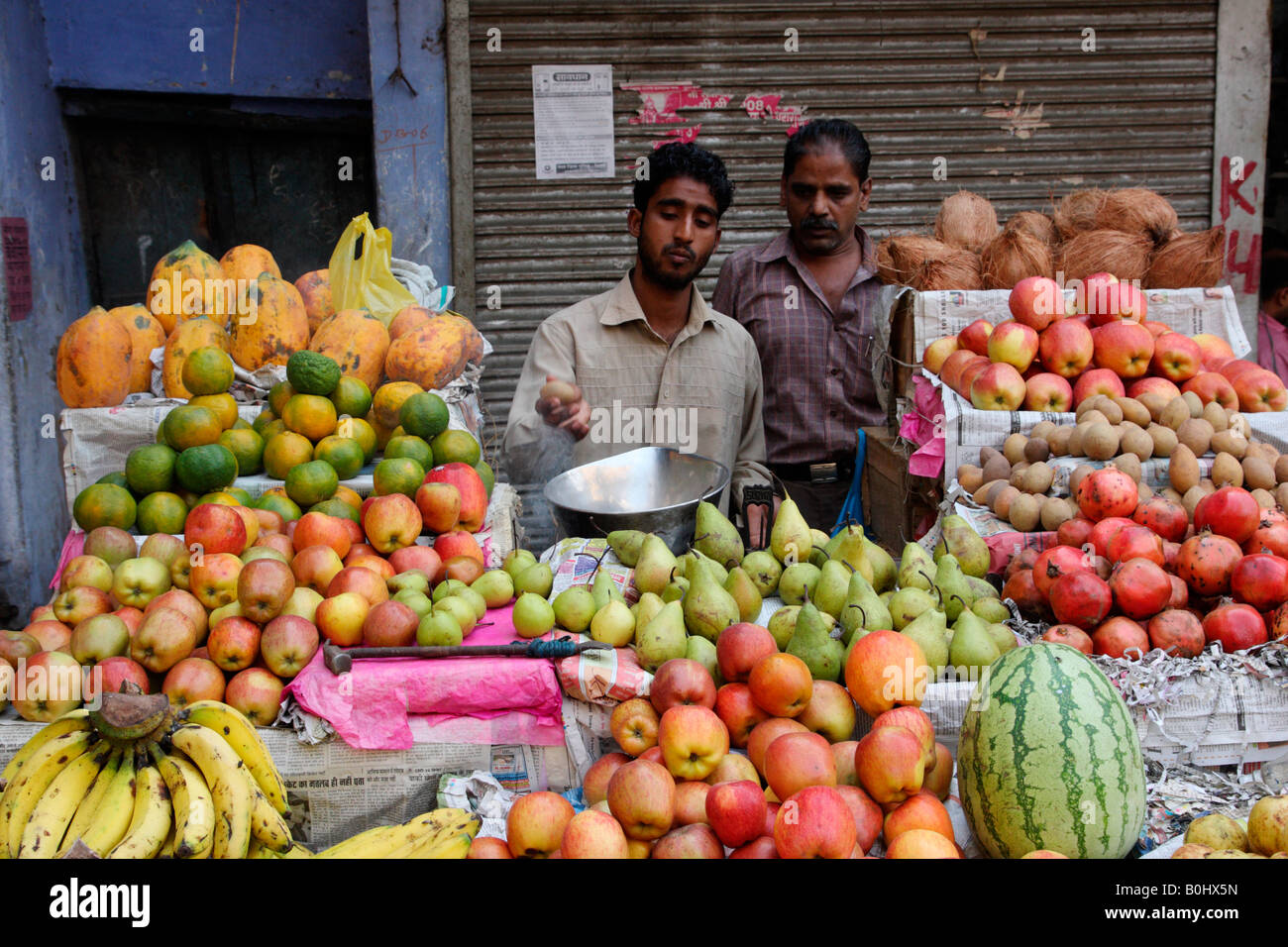 Vegetable shopping in delhi hires stock photography and images Alamy