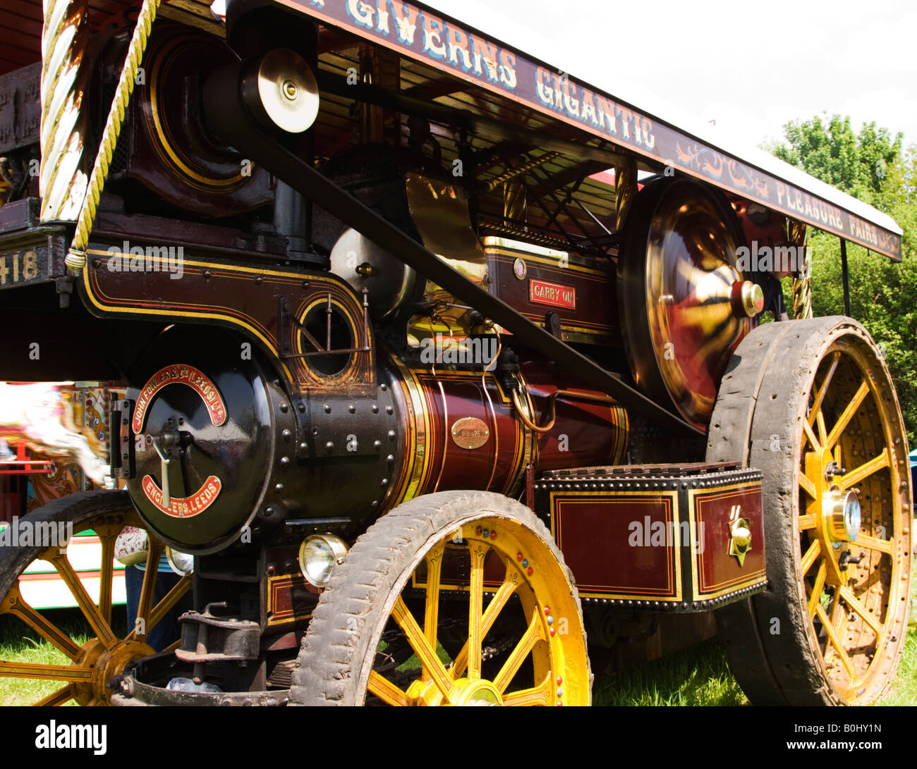 Traction engine flywheel rotating slowly Stock Photo Alamy