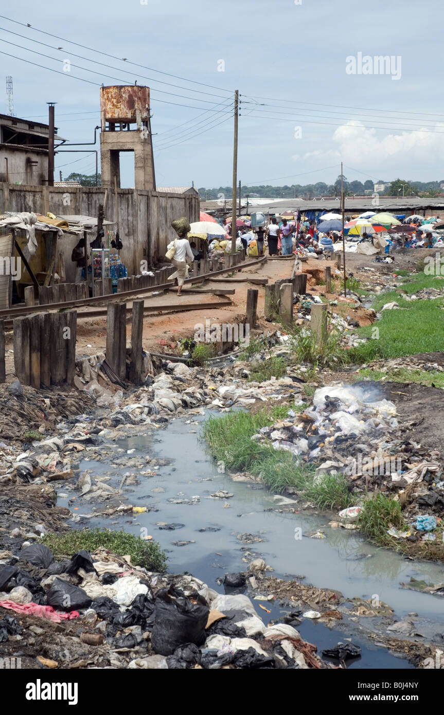 thomas bateman urban city management urban waste pollution in accra ghana stock photo thomas bateman urban city management urban waste pollution in accra ghana stock photo