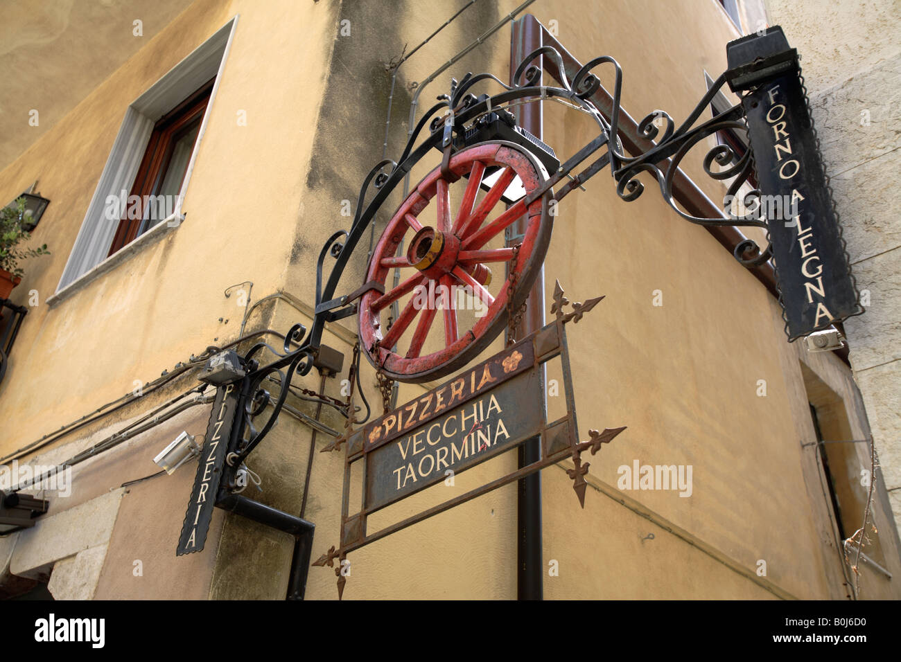 Traditional restaurant in Taormina, Sicily, Italy Stock Photo Alamy