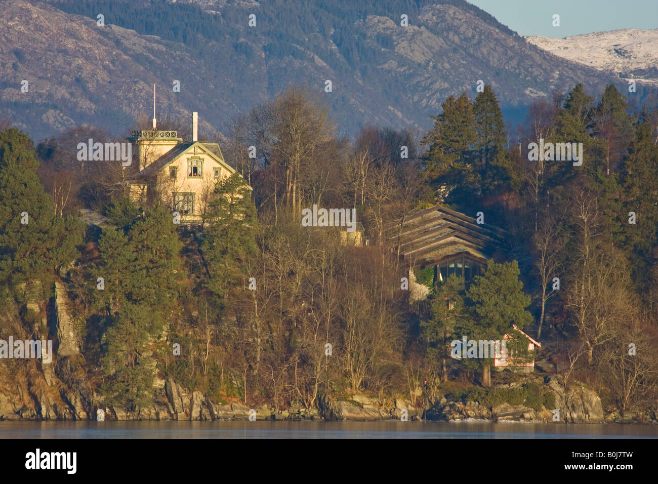 Edvard Grieg's home, Troldhaugen, now a museum, a cold winter day. Seen from across Nordaasvannet Lake, Bergen, Norway. Mount Løvstaakken to the left. Stock Photo