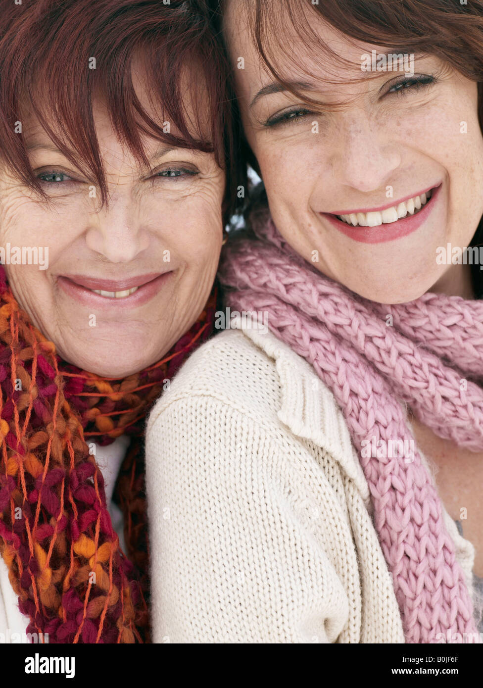 Mother daughter bonding happy hi-res stock photography and images - Alamy