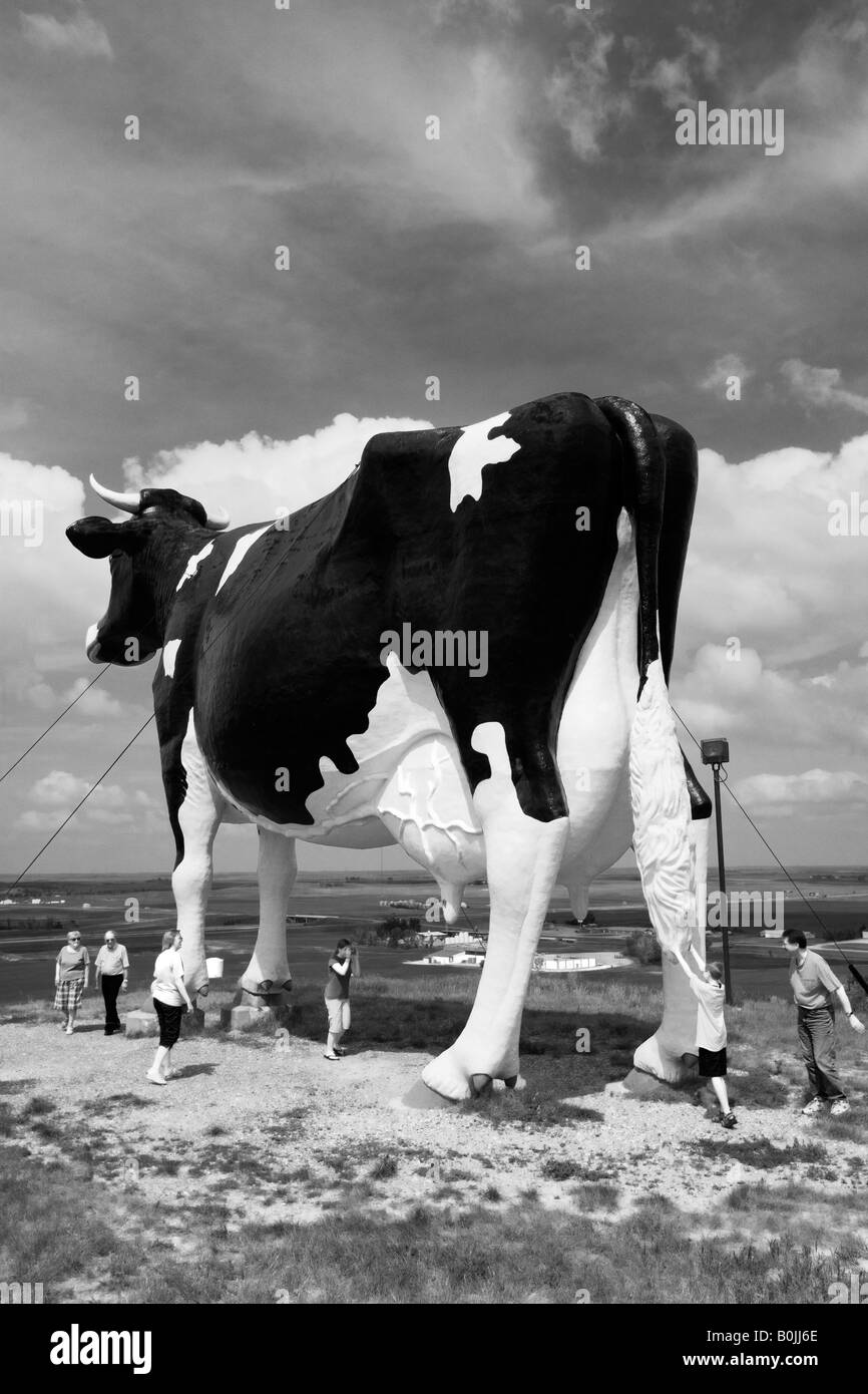 World s Largest Holstein Cow New Salem North Dakota USA Stock Photo Alamy
