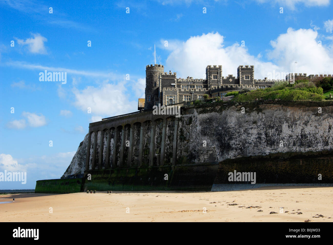 Kingsgate Castle viewed from Kingsgate Bay, Kent, England Stock Photo