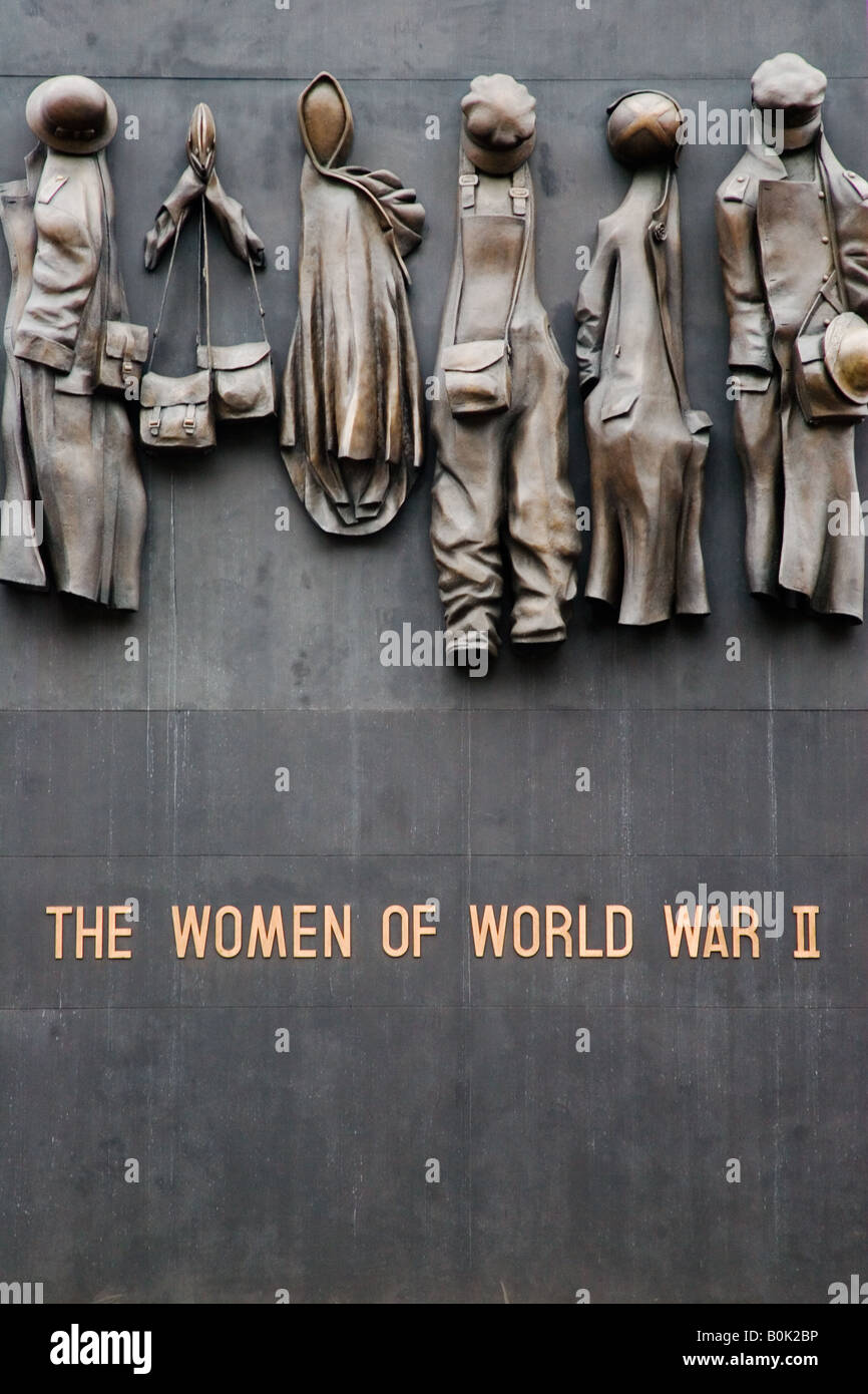 Women war memorial hi-res stock photography and images - Alamy