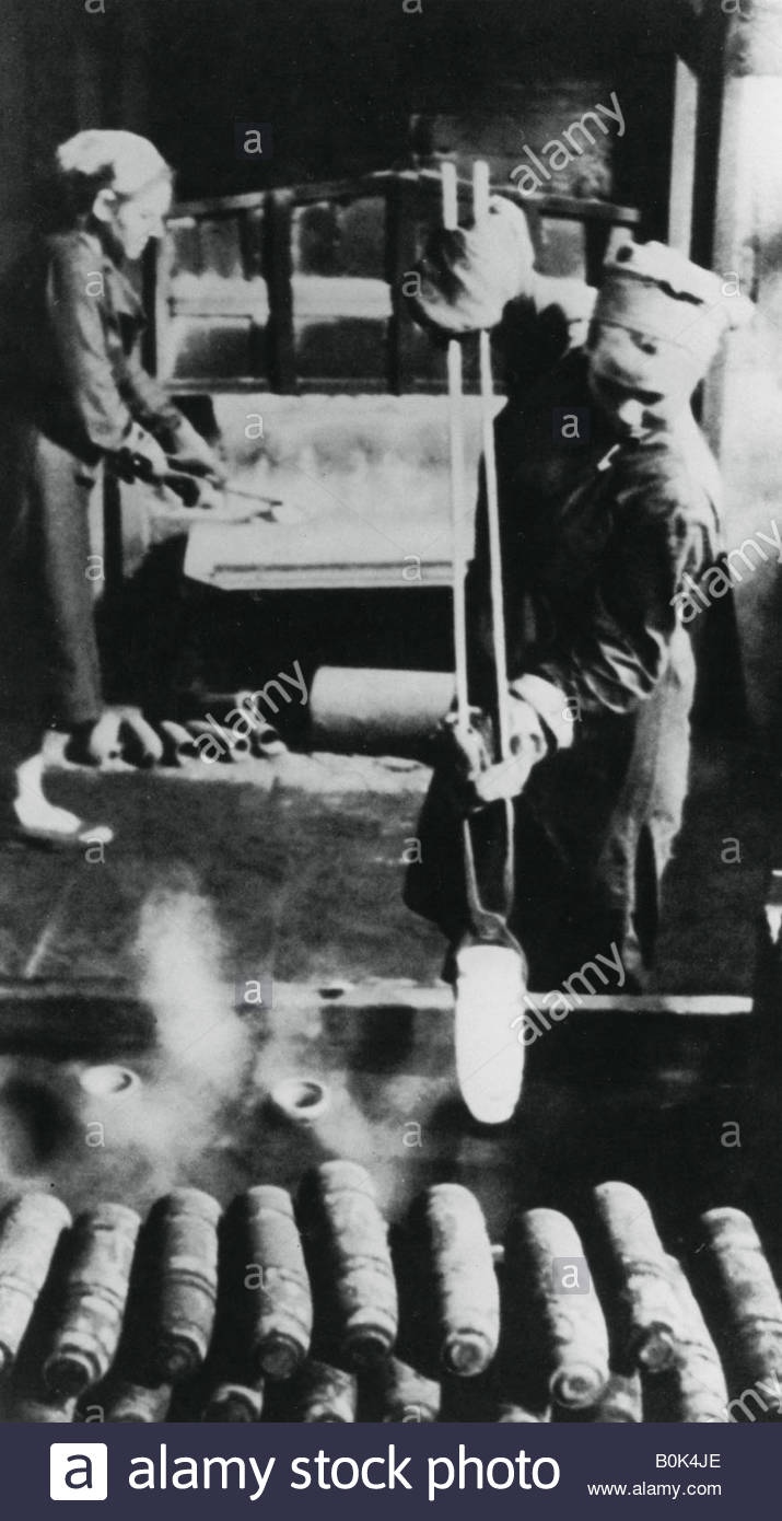 Munitions Factory Women Stock Photos & Munitions Factory Women Stock ...