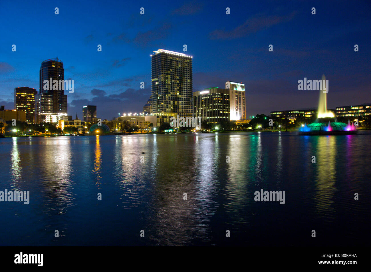 BEAUTIFUL ORLANDO FL FROM LAKE EOLA POSTCARD- 1947