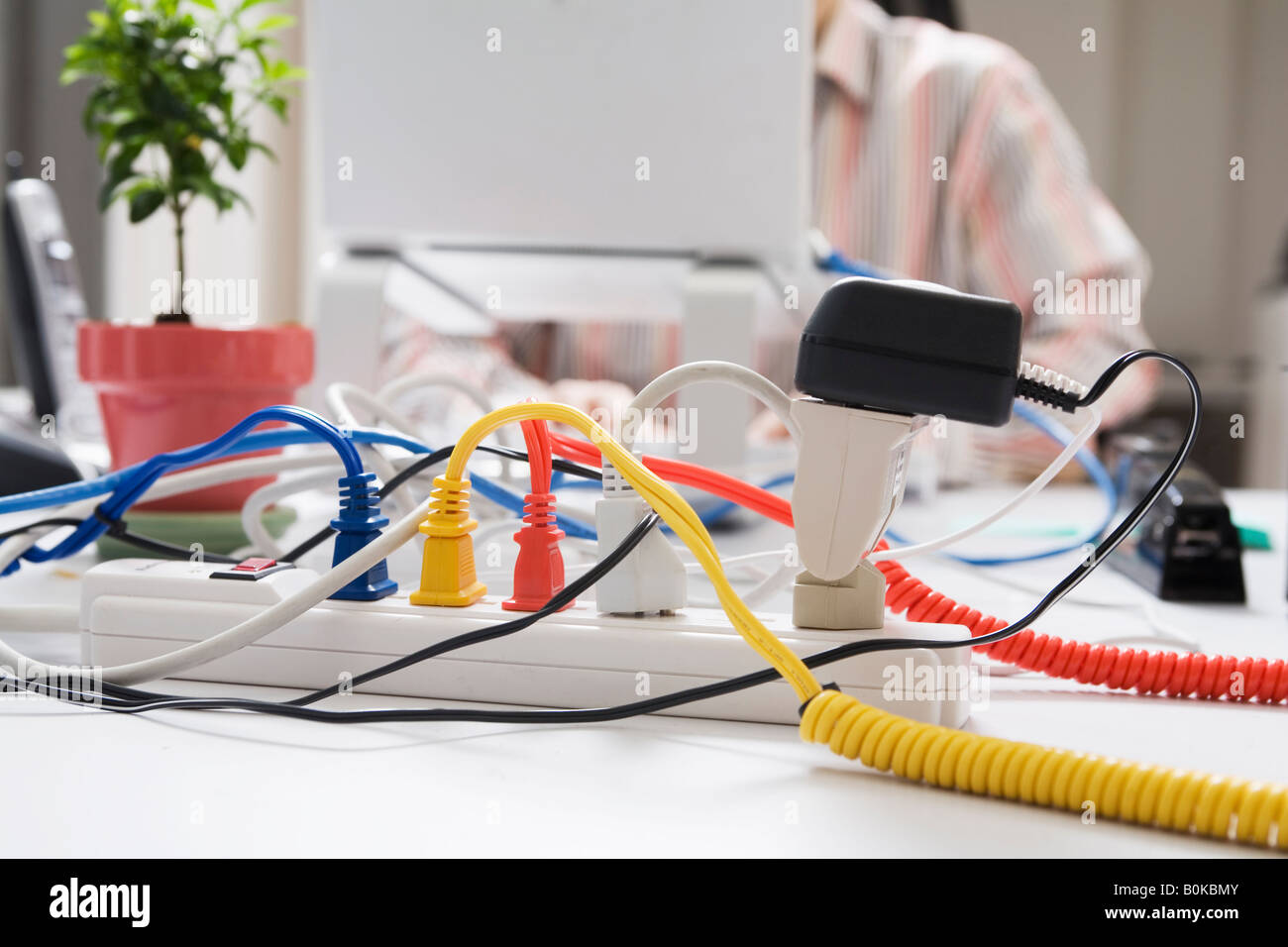 Overloaded extension cord hires stock photography and images Alamy