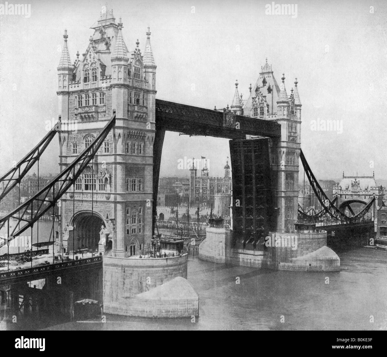 Tower Bridge, London, 1911-1912.Artist: Reinhold Thiele Stock Photo