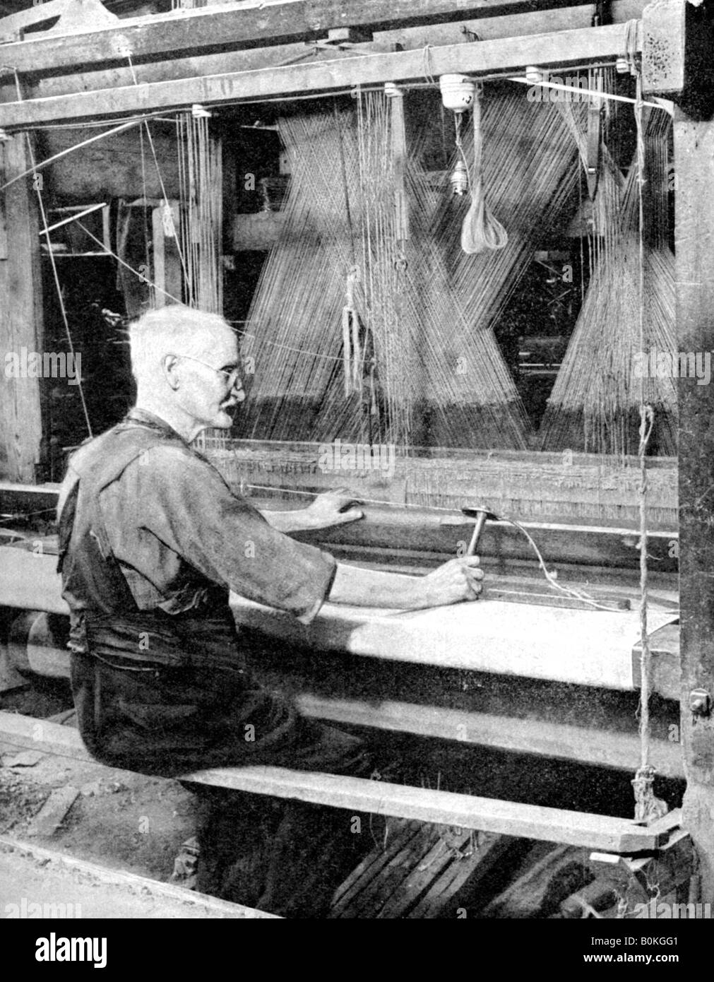 Weaving Irish linen, Lurgan, Armagh, 1936.Artist Fox Stock Photo Alamy
