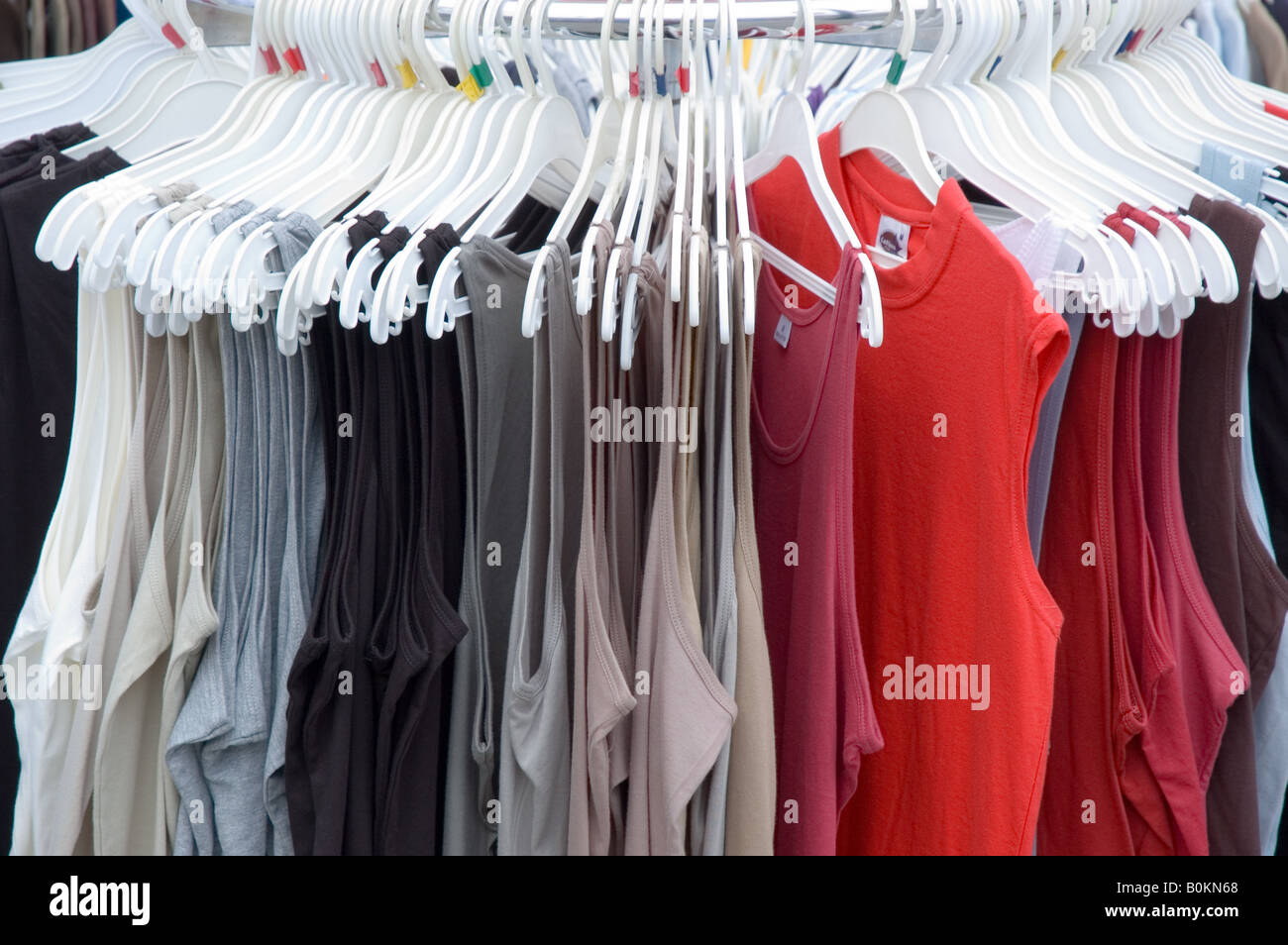 Sale clothes clearance canada