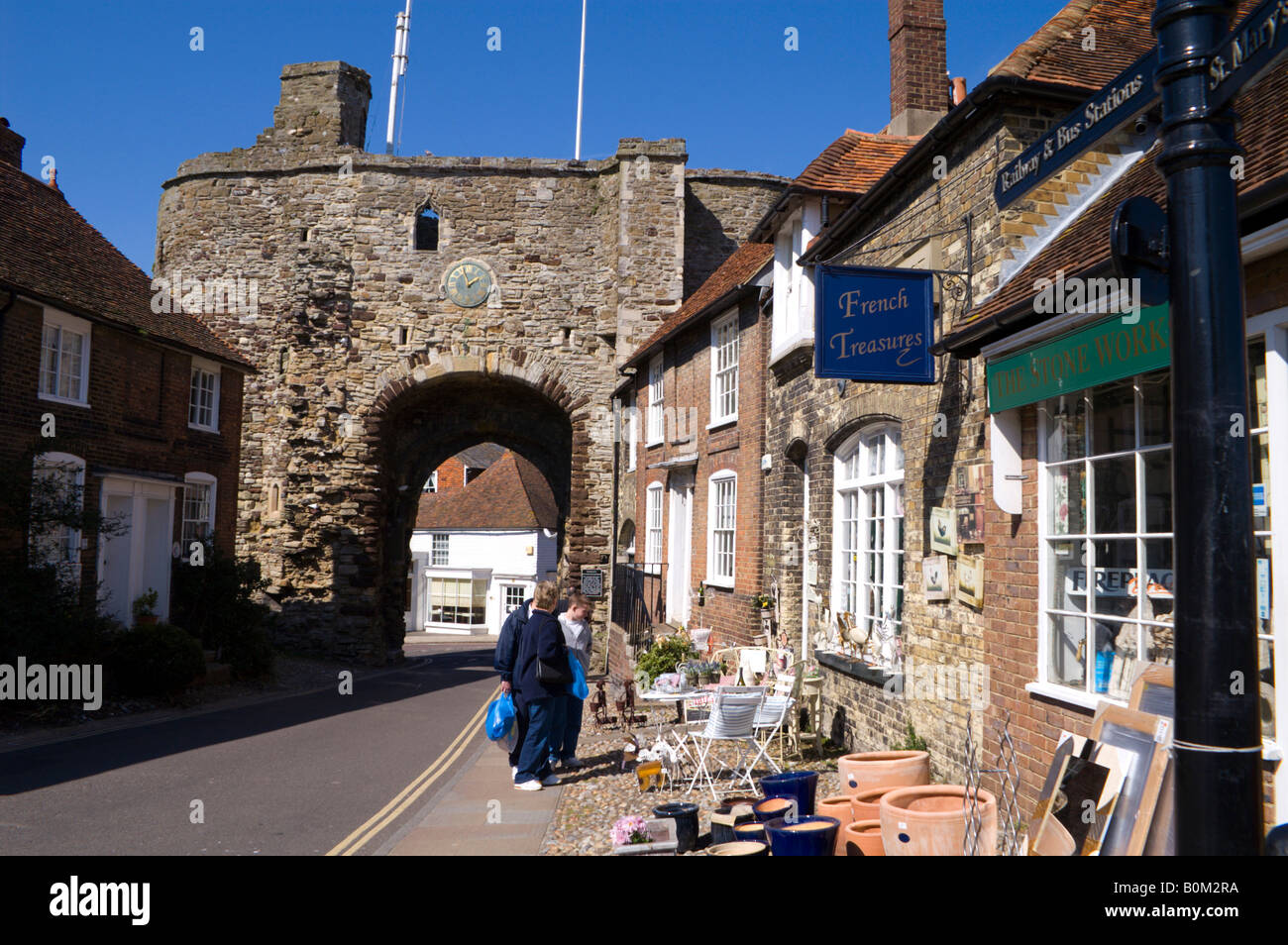 Tudor castle east sussex hi-res stock photography and images - Alamy