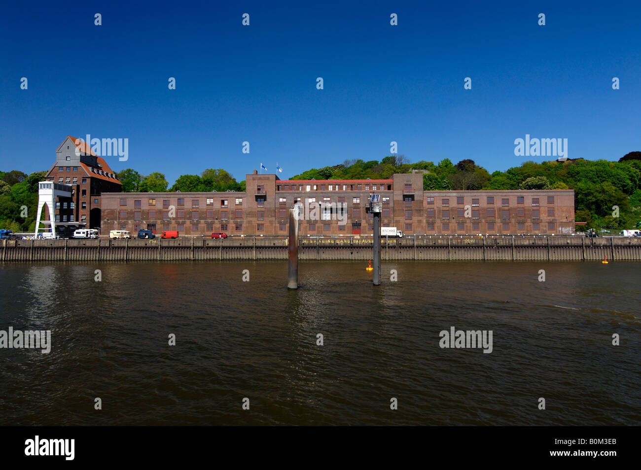 The historic warehouse at the river will now be reconstructed for flats