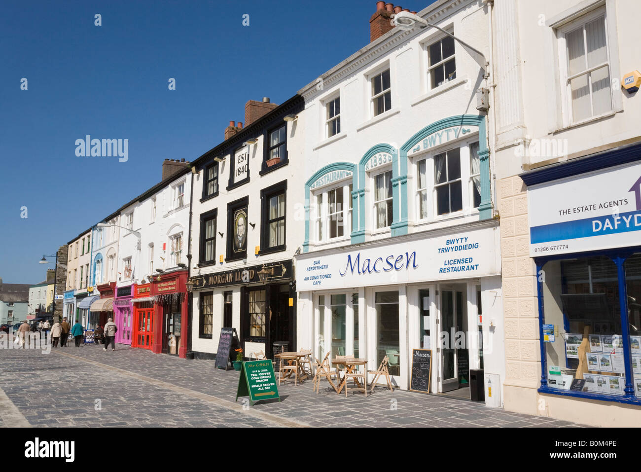 Caernarfon town square hires stock photography and images Alamy