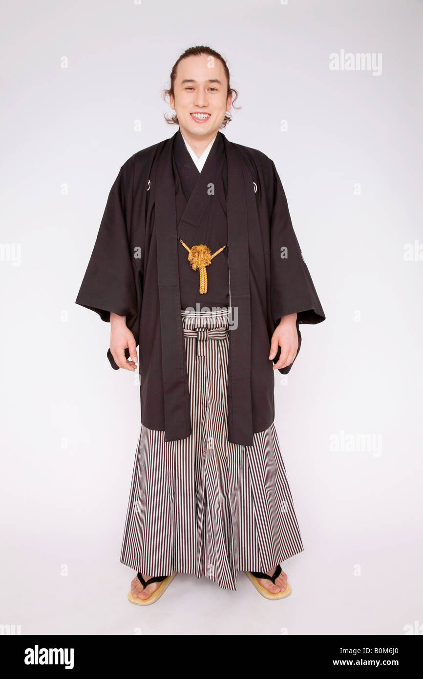 Japanese man wearing kimono Stock Photo - Alamy