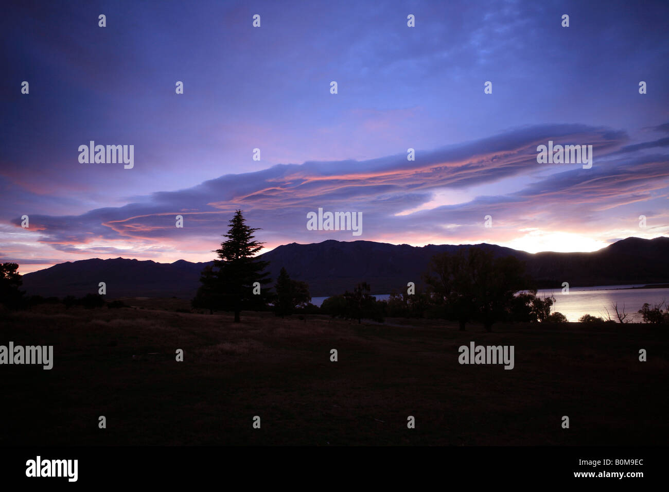 Sunrise above Lake Tekapo South island New Zealand Stock Photo - Alamy