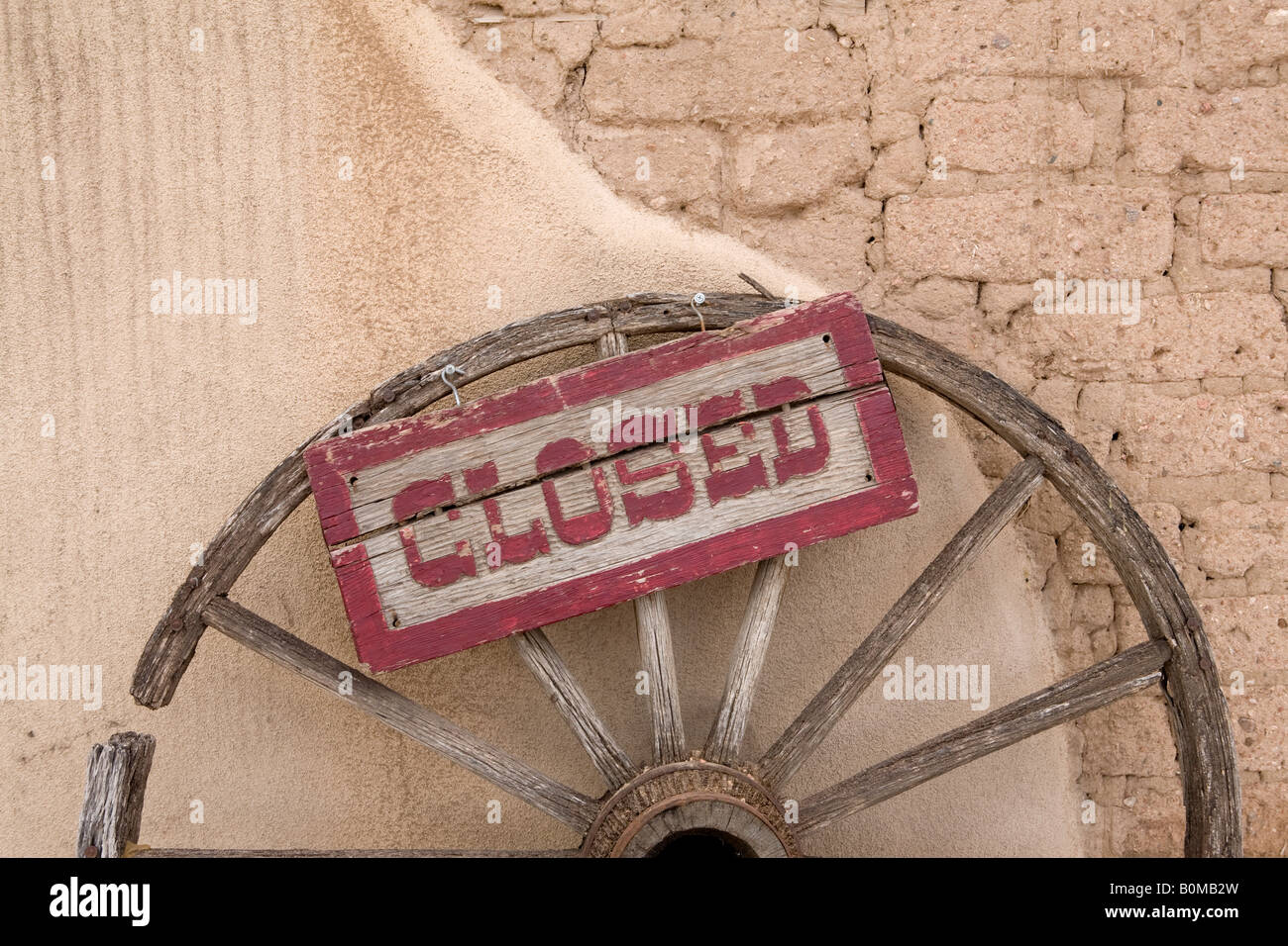 Santa fe, Closed sign Stock Photo Alamy