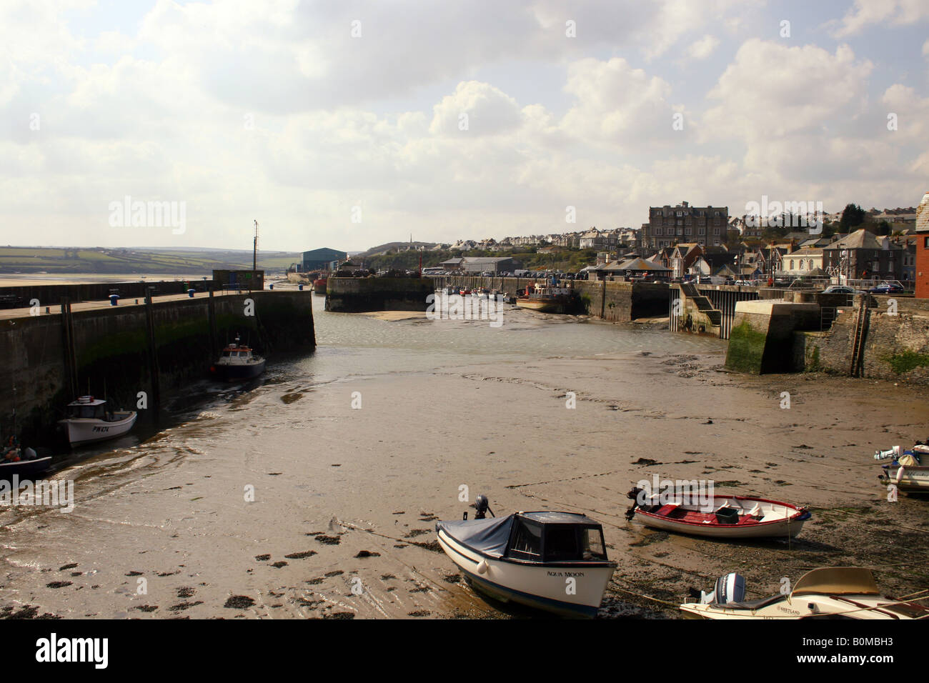 THE OUTER HARBOUR AT PADSTOW. CORNWALL. ENGLAND Stock Photo Alamy