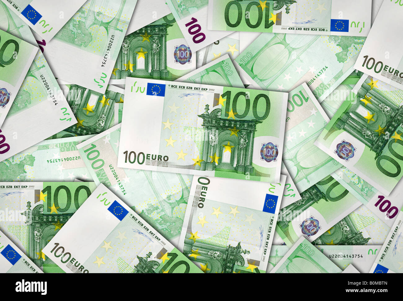 Pile of European Union 100 Euro banknotes pilled together Stock Photo ...