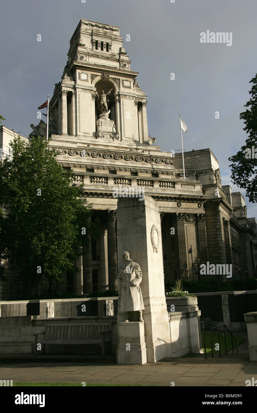 City Of London England The Mercantile Marine War Memorial At